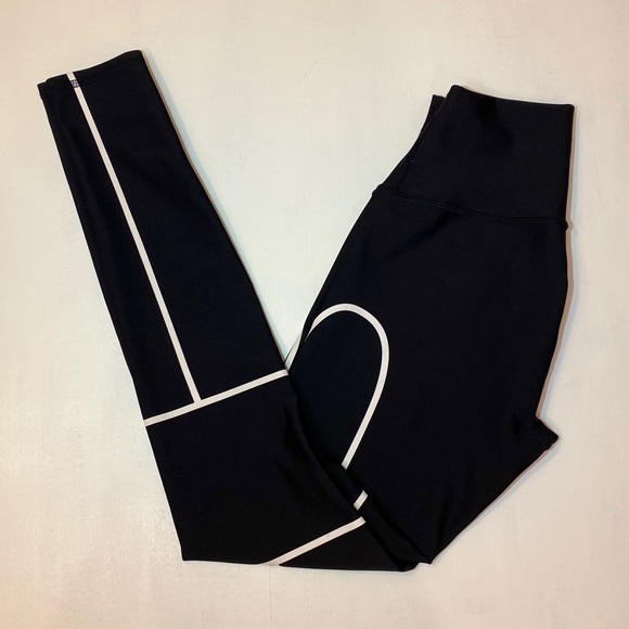 ALO 7/8 Guard Legging Black & White. Size: S. - Picture 2 of 6
